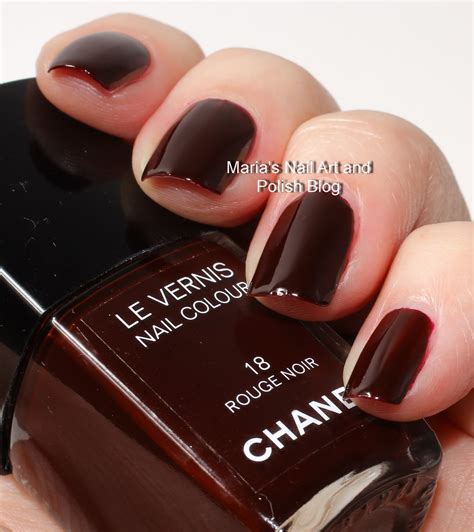 chanel rouge noir nagellak